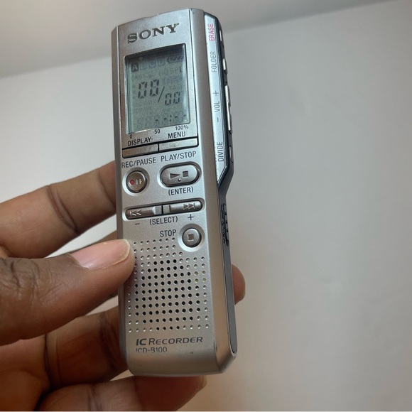 Sony ICD-B100 Handheld Silver Digital Voice Recorder 16MB 8 Hours Recording Time - Picture 10 of 16